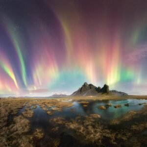 foto de paisaje con aurora boreal colorida